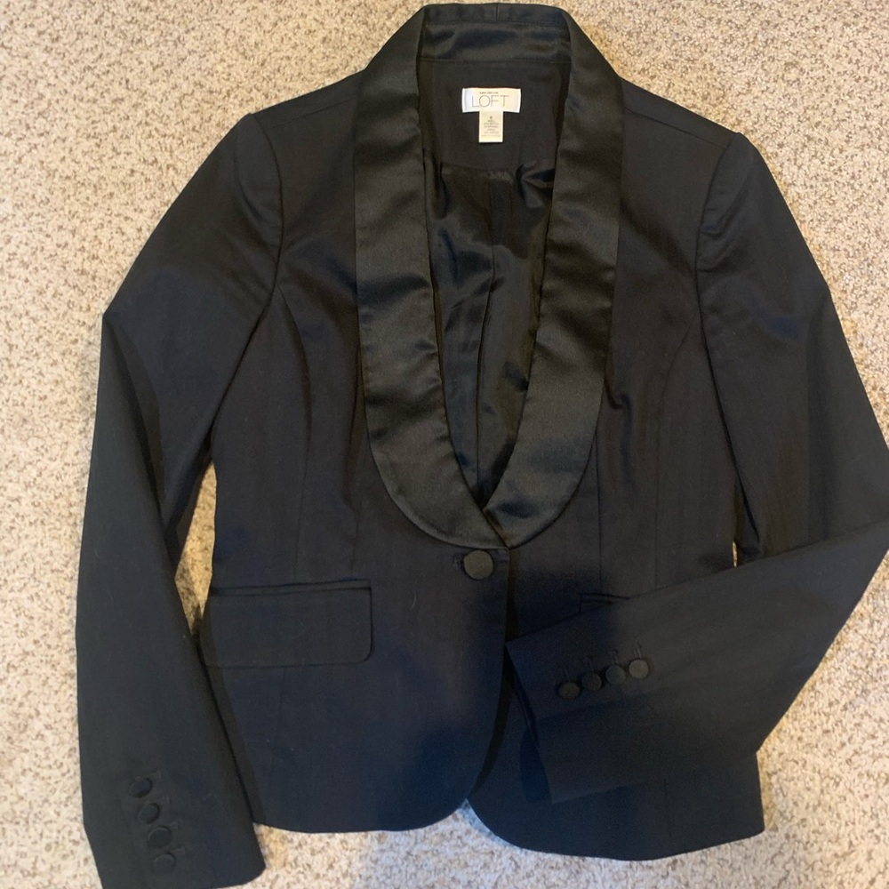 LOFT Tuxedo jacket